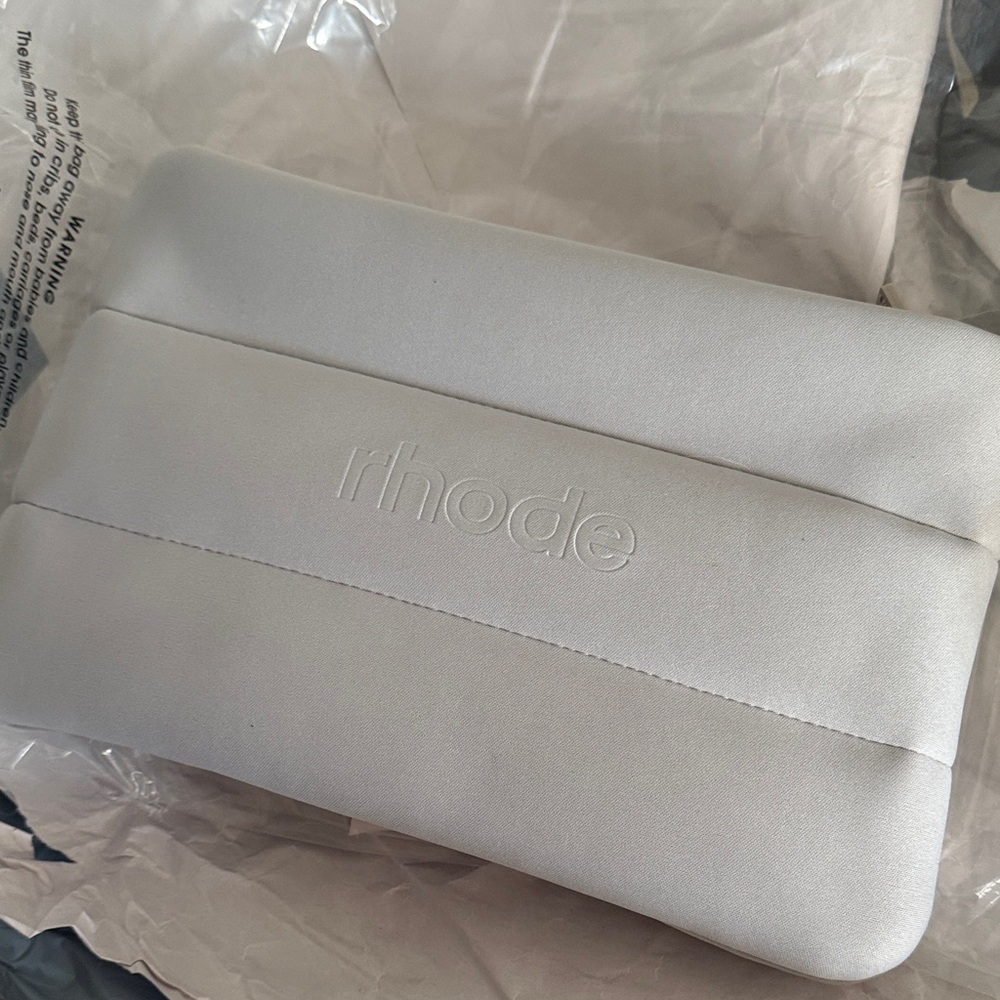 Rhode Gray makeup bubble bag